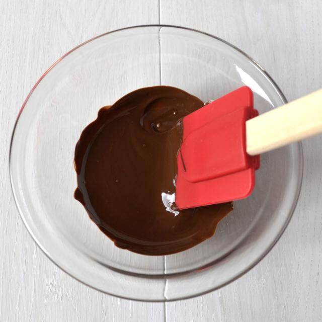 How to Melt Chocolate in a Microwave