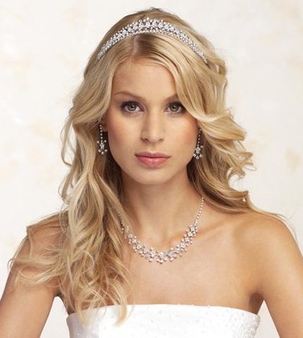 Wedding hairstyles with a diadem